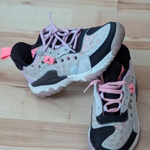 Jordan Delta 2 'Light Arctic Pink'